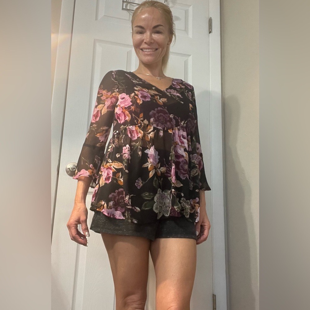 Sheer Floral Print Ladies top size small (fits loose)